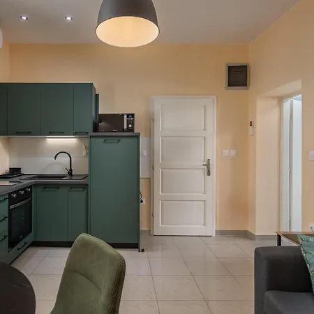 Amfiteatar - Happy Apartment