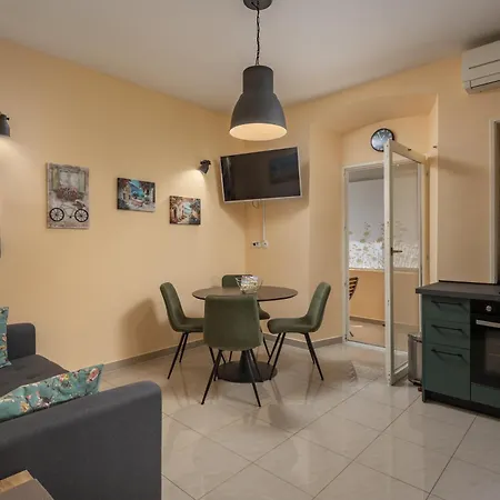 Amfiteatar - Happy Apartment *